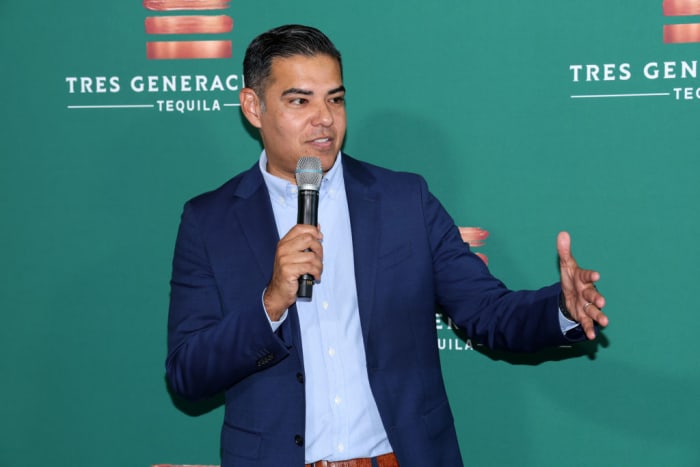 California Elects Robert Garcia The First Gay Immigrant In Congress