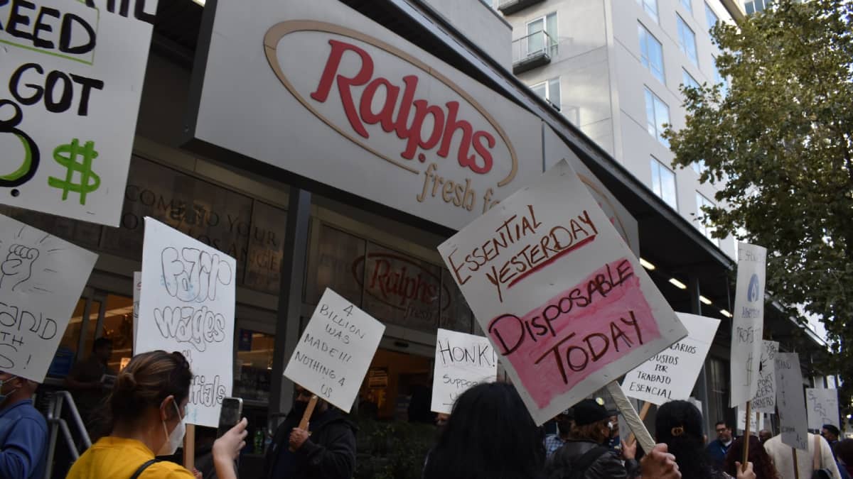 El Super Grocery Workers and their Supporters Protest Recently Opened El Super  Store in Pico Rivera - The United Food & Commercial Workers International  Union