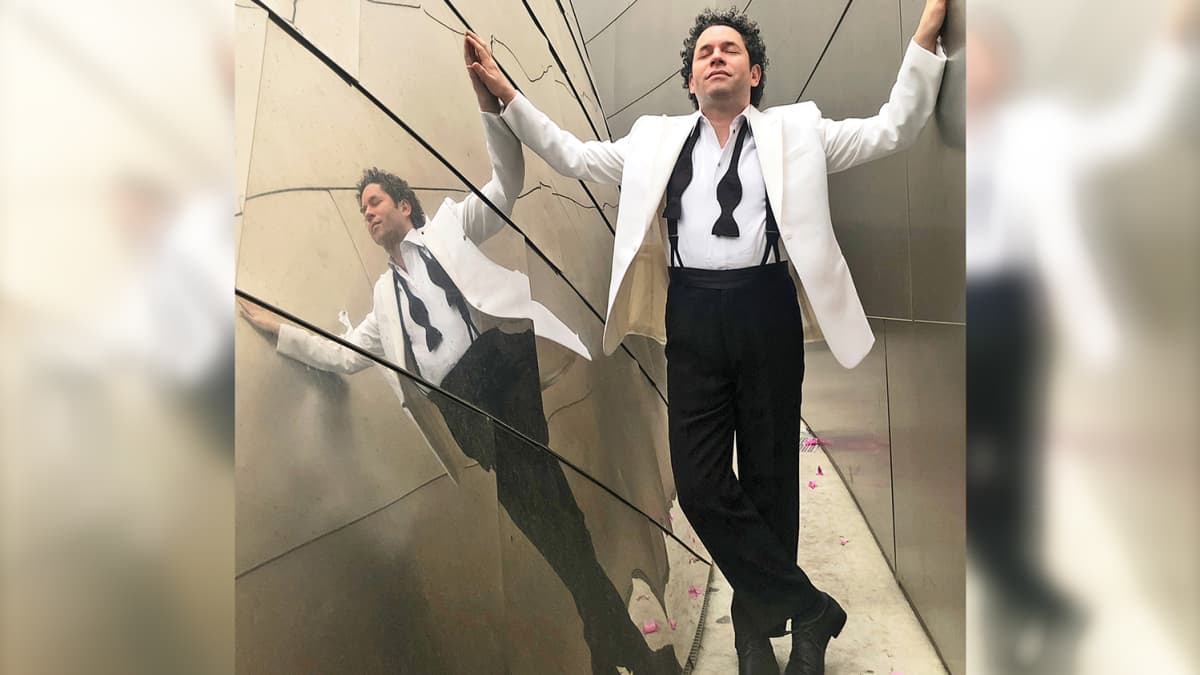 Dudamel arrives in New York for first time since being hired