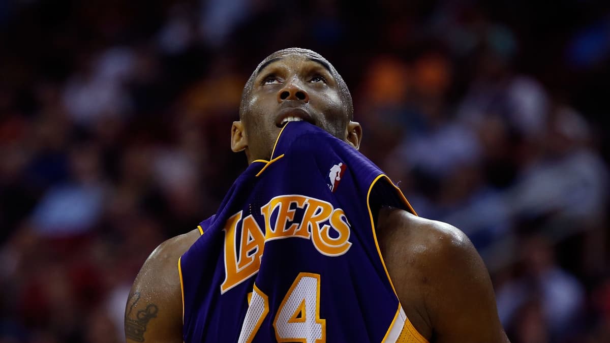 (S) Los Angeles Lakers #24 Kobe Bryant Basketball NBA Jersey White