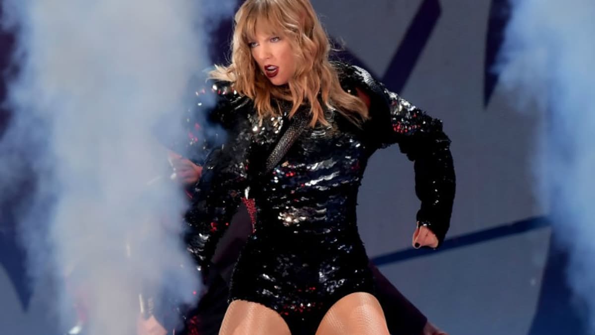 Watch Taylor Swift reputation Stadium Tour