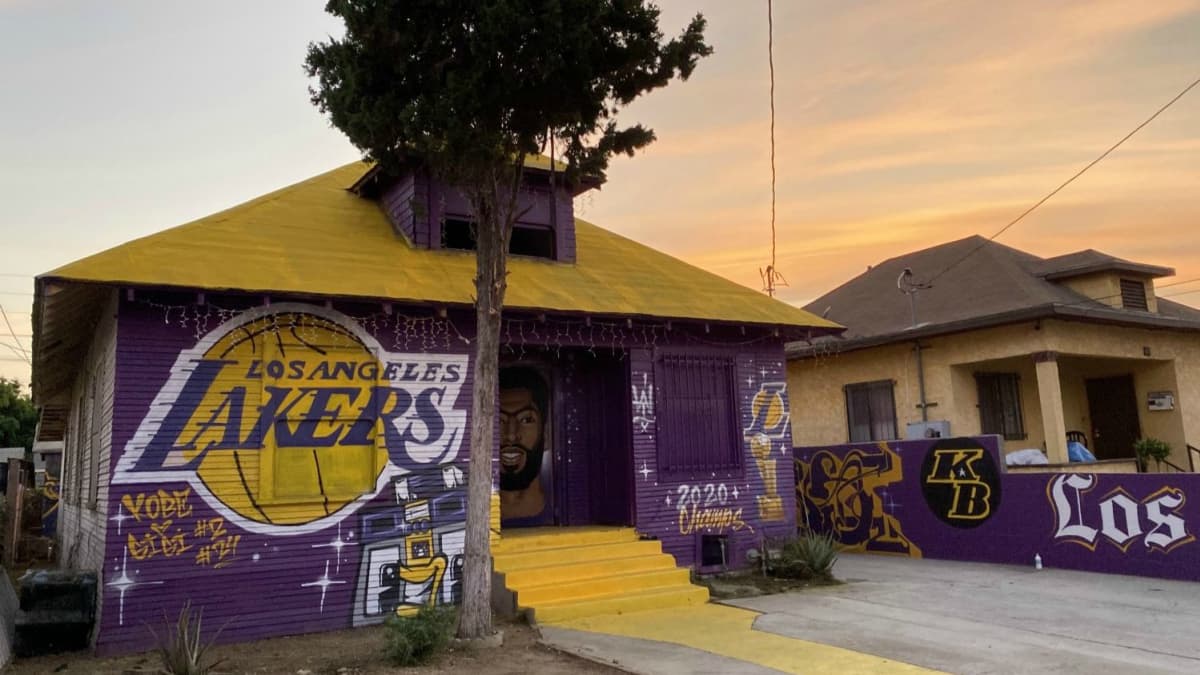 The Lakers? Who Are They? L.A. Is a Dodgers Town These Days - The