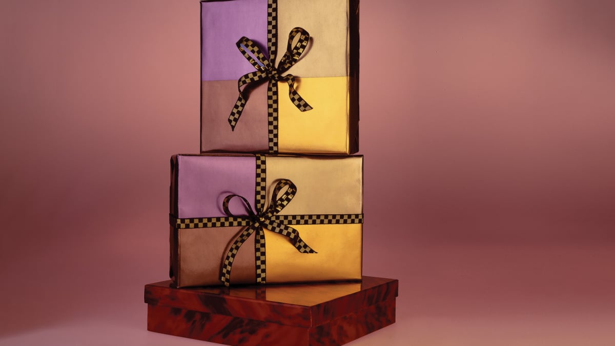 Louis Vuitton Give A Gorgeous Environmentally Friendly Gift This Year Current Design (Photos 1 & 2) / Brass/Gold Tone