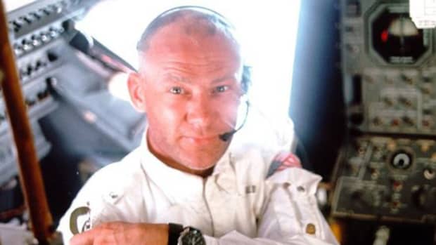 Neil armstrong moonwatch clearance
