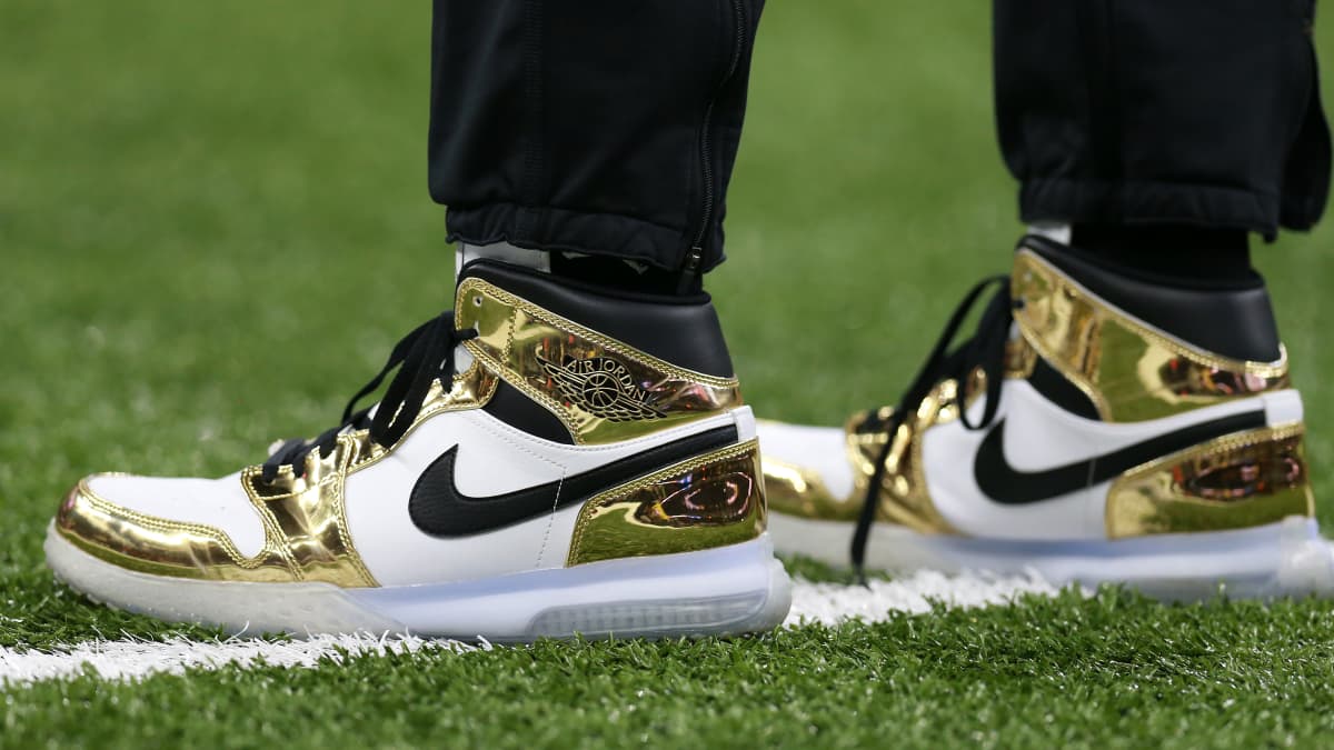 Amazon nike hotsell jordan 1