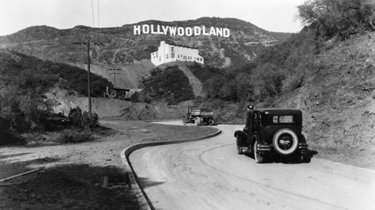 Hollywoodland online