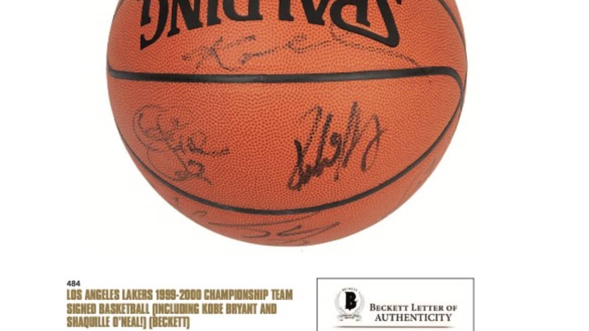 Signed basketball clearance kobe bryant