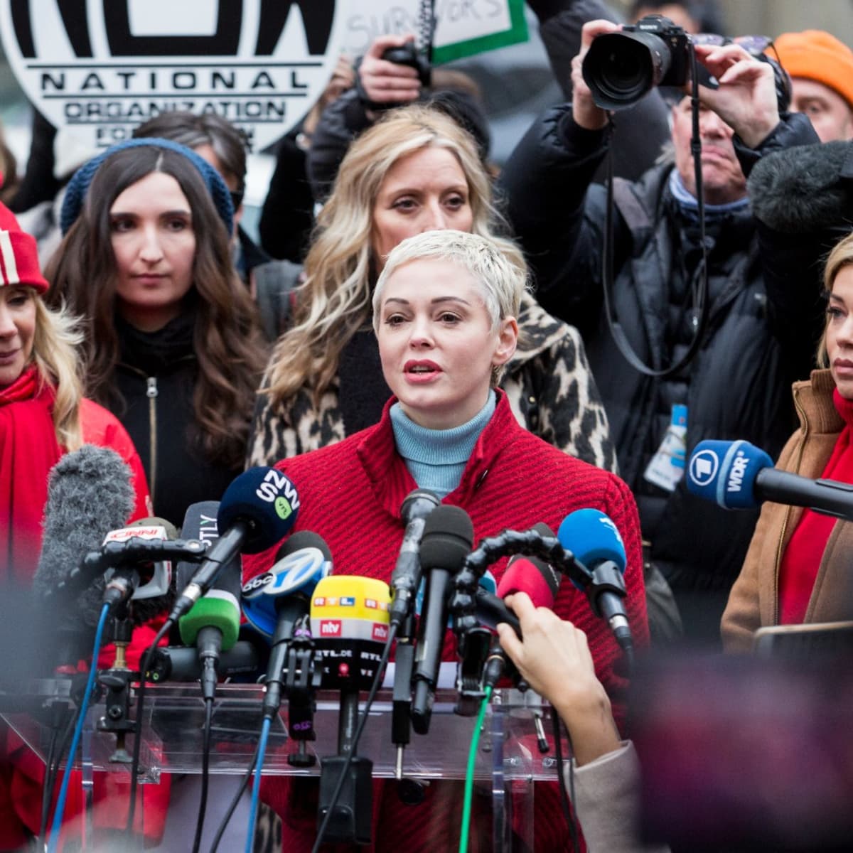 Rose McGowan, Daryl Hannah Blocked as Harvey Weinstein Witnesses - LAmag