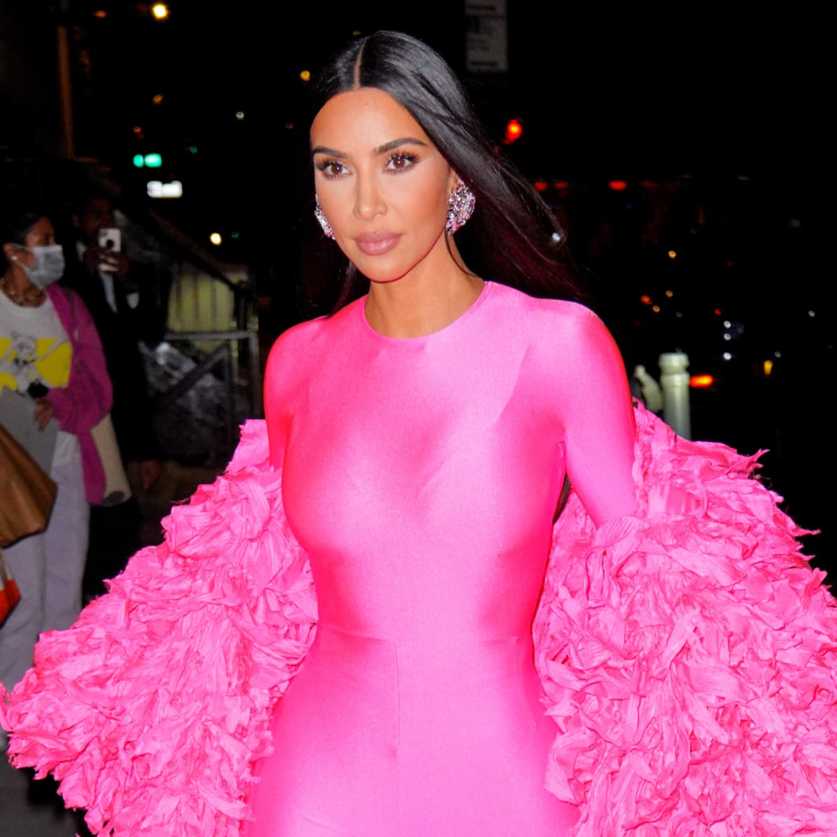 Kim Kardashian gets fined $1.26 million by the SEC for touting