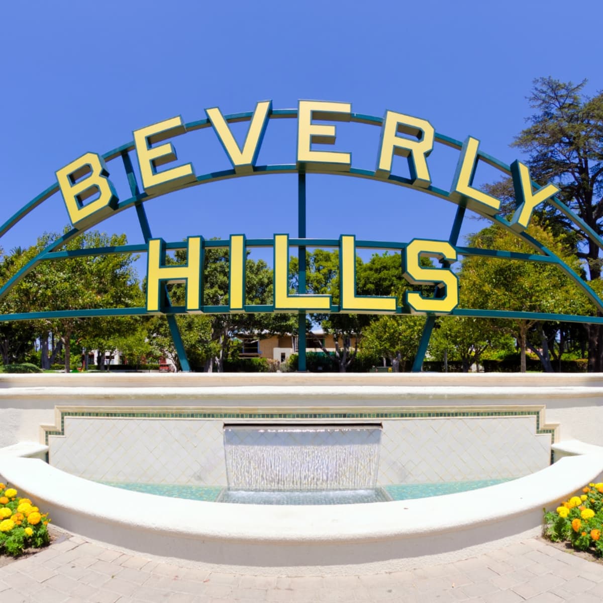 Beverly Hills store allowed criminals to stash guns, drugs and cash in  strip mall vault, prosecutors allege
