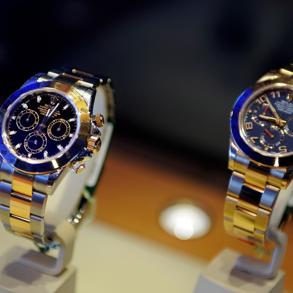 https://lamag.com/.image/ar_1:1%2Cc_fill%2Ccs_srgb%2Cfl_progressive%2Cq_auto:eco%2Cw_1200/MTk3NTU1OTM2MDYzMzM0MDgy/rolex-daytona.jpg