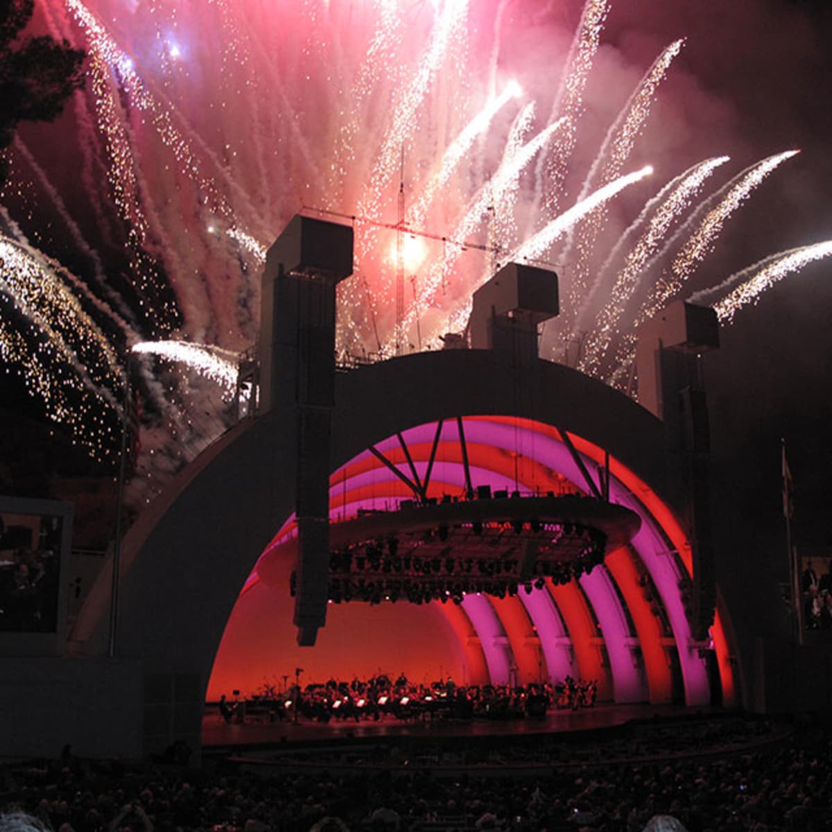 Super Bowl celebrations get rowdy in L.A. - CBS News