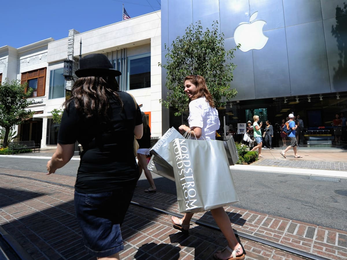 Apple store open for pickup in Valley Plaza Mall parking lot
