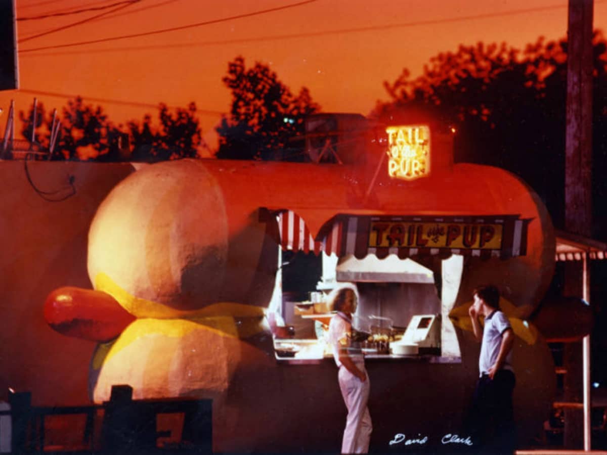 Welcome to LA's Historic TAIL O' THE PUP Hot Dog Stand – tailothepup