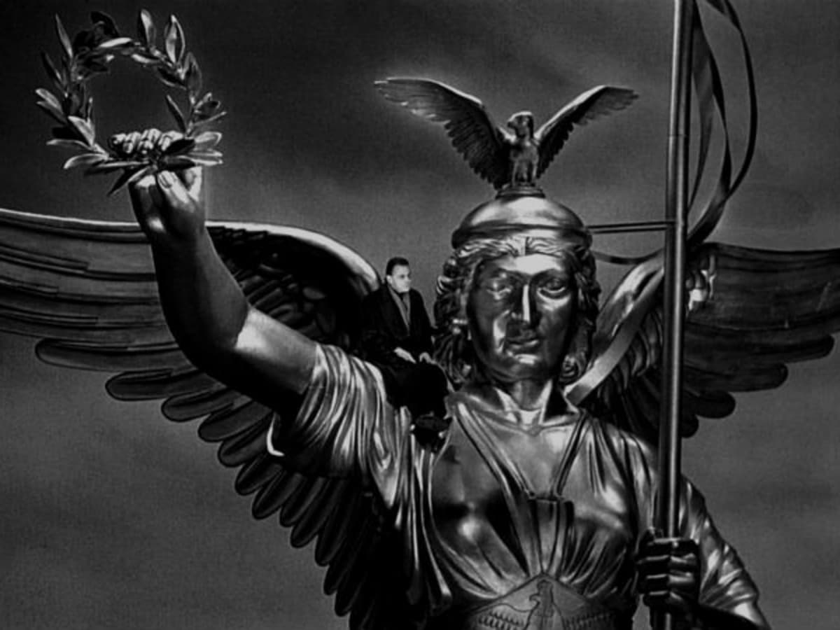 The Essential Movie Library #48: Wings of Desire (1987) - LAmag