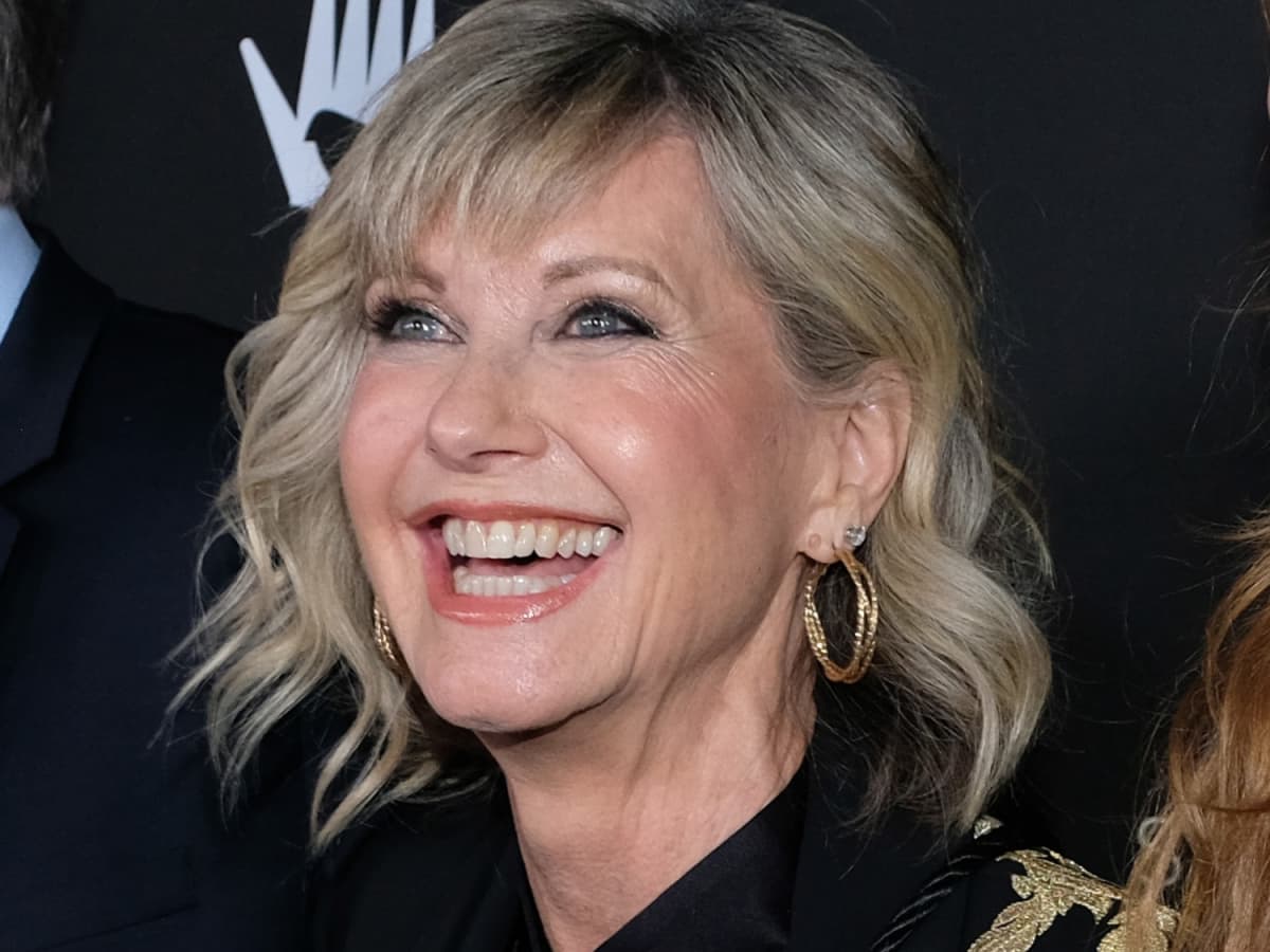 Olivia Newton-John, Pop Icon Who Faced Change with Light and Warmth - LAmag