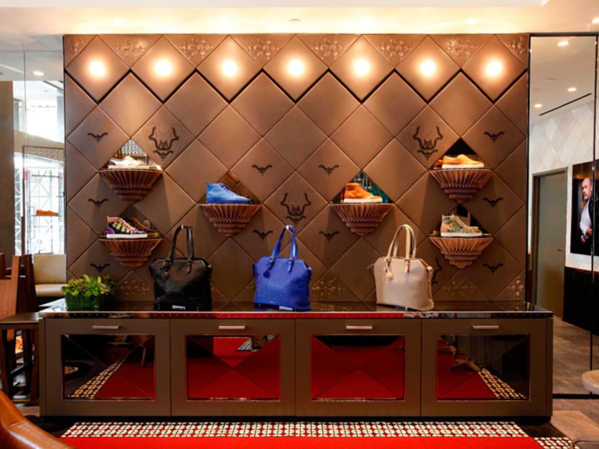 Christian louis vuitton store store
