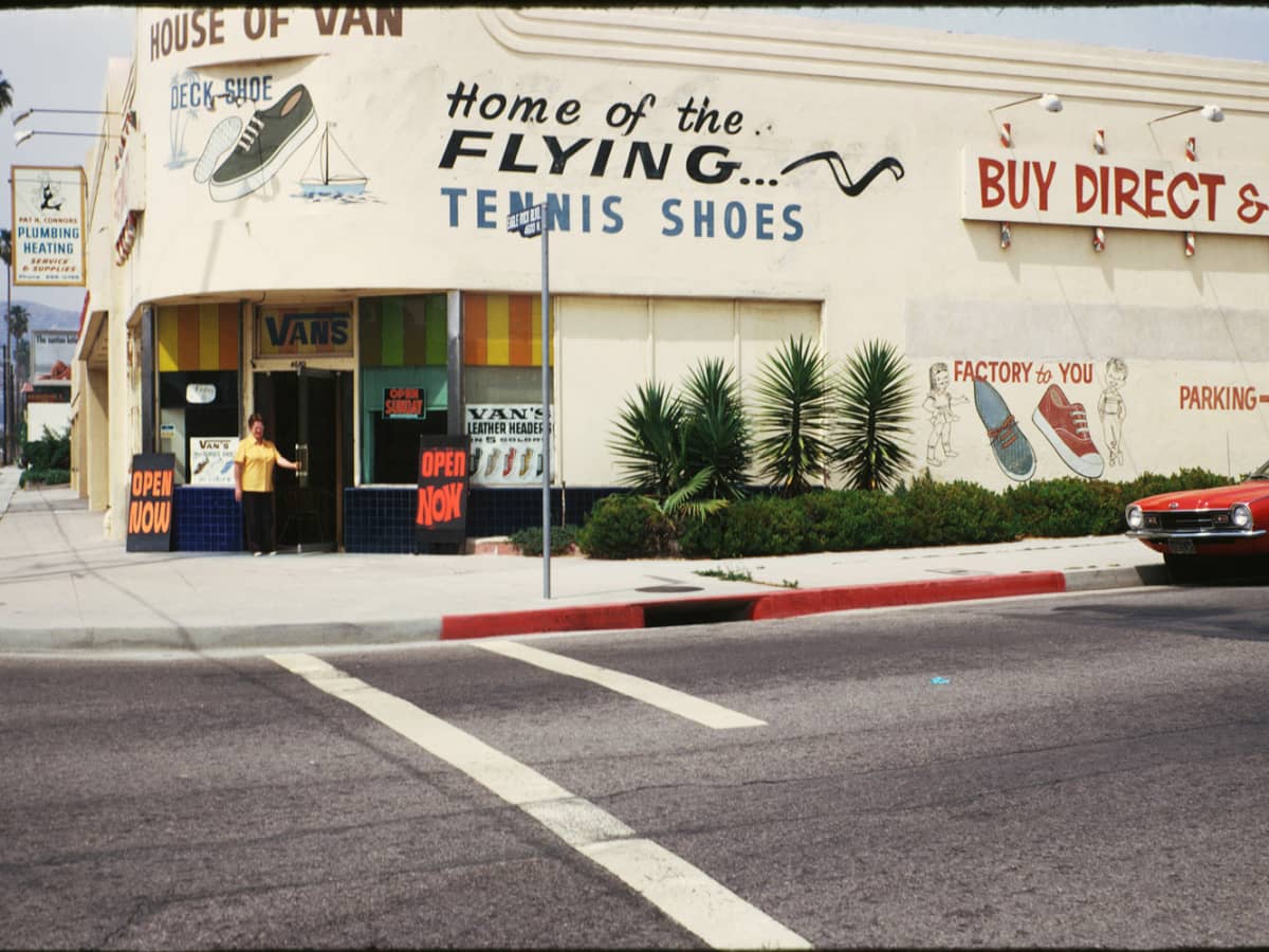 Vans store 2025 opening hours