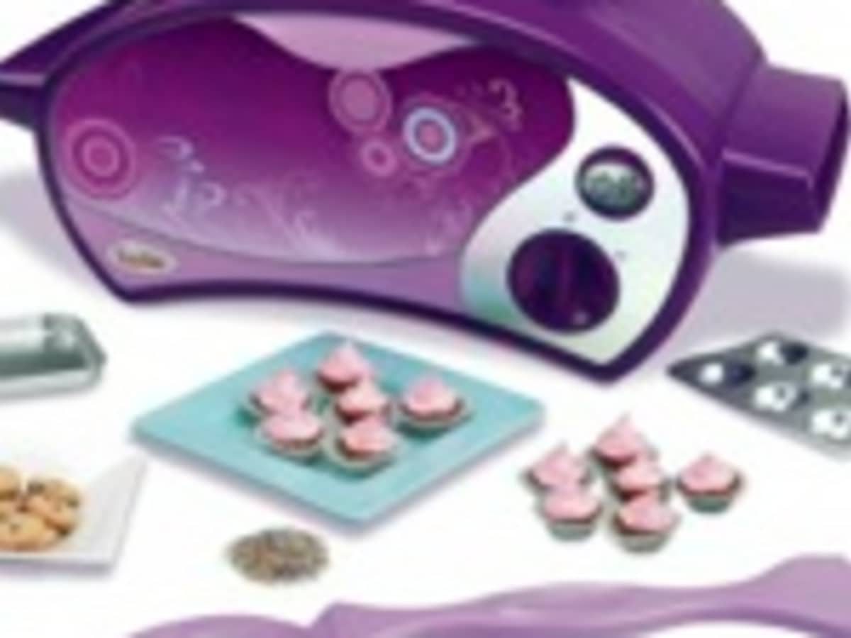 Hasbro Mans Up Gender Neutral Easy Bake Oven for Boys and Girls Debuts Next Year LAmag