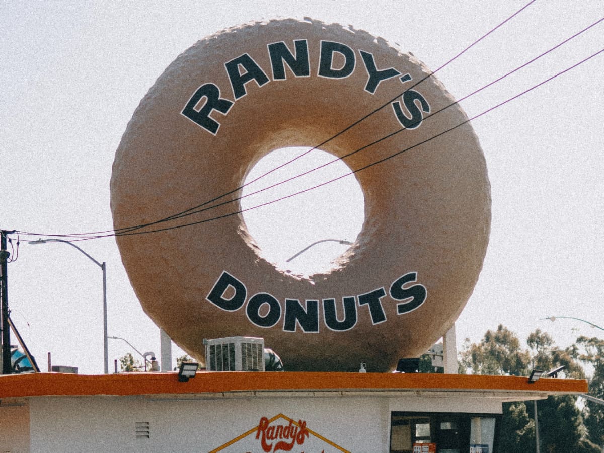 Randy s Donuts Says It s Been Famous Since 62. History Tells a Different Story