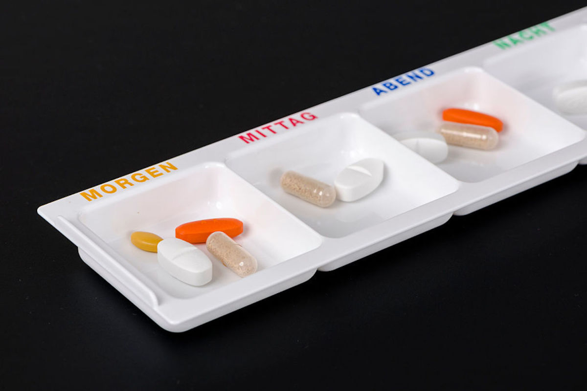 https://lamag.com/.image/t_share/MTk3NTU1MzYzMjE5MTIxODU4/a-white-medicine-box-for-the-daily-organizing-of-medication.jpg