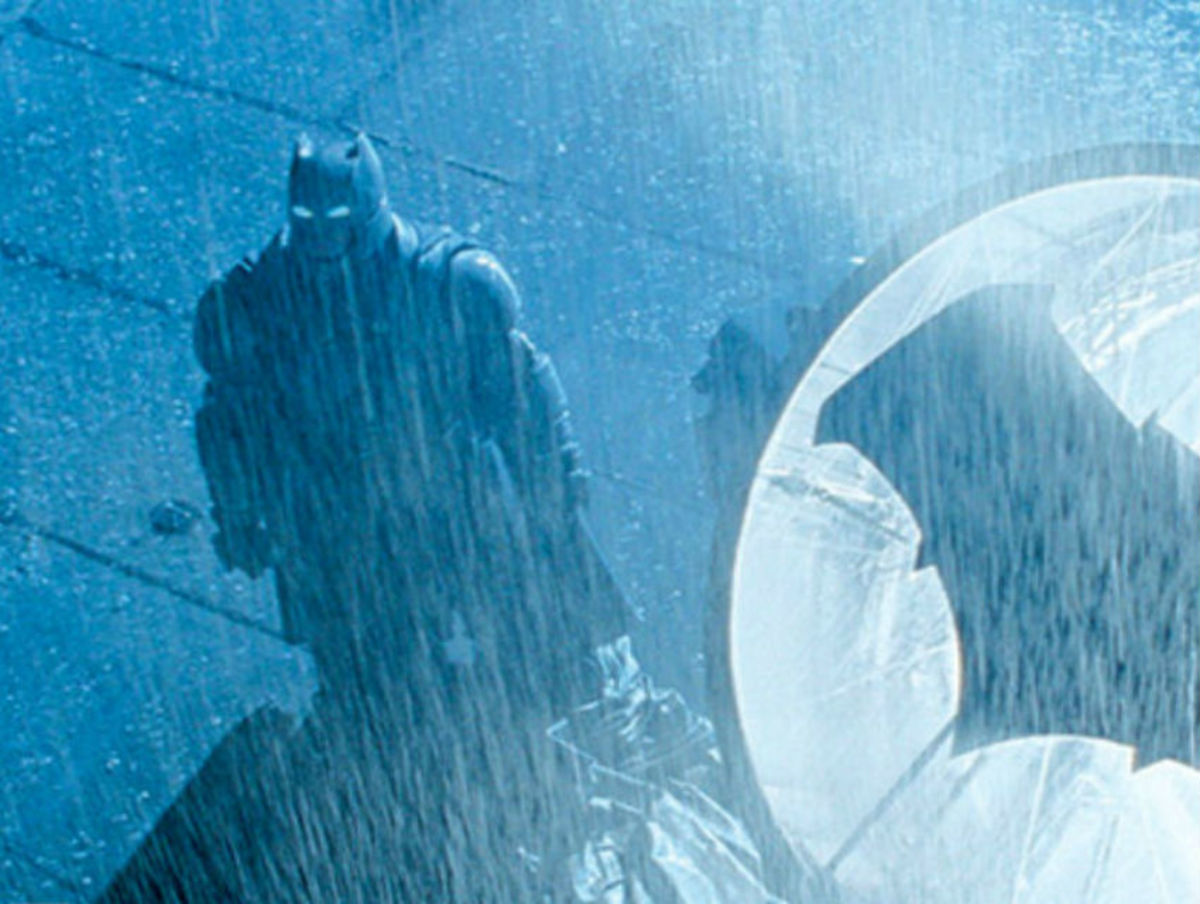 Bat Signal Lights Up New Images From 'Batman v Superman: Dawn Of