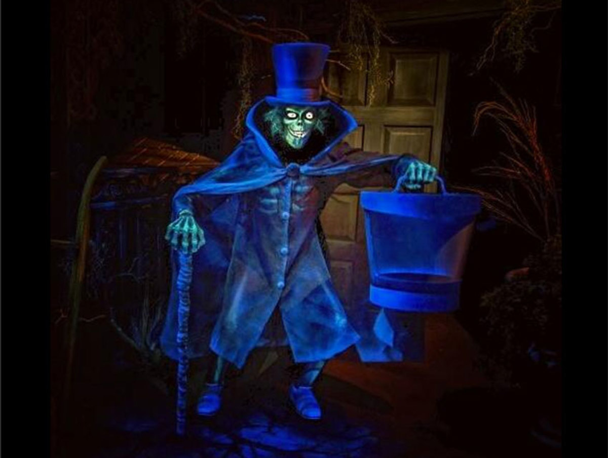 Spooky Old Ghost Stealing Attention from Other Ghosts at Disneyland’s ...