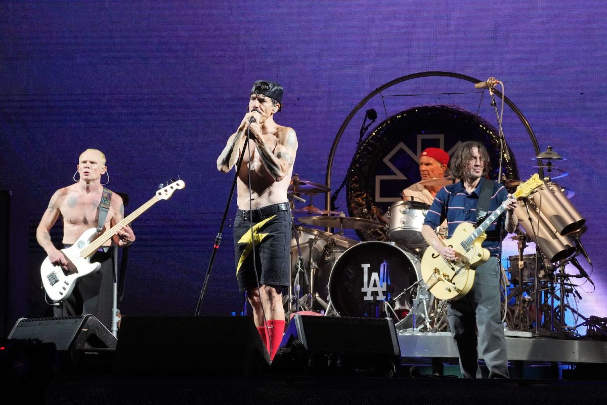 red hot chili peppers 2022
