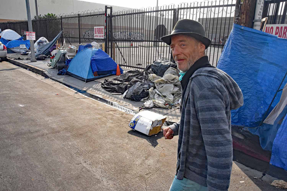 In the Shadow of Meth on Skid Row (Photo Essay) - LAmag