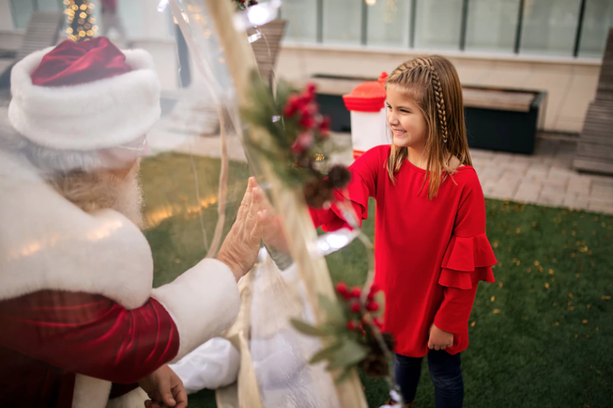 Santa Visits During a Pandemic: How St. Nick Gets It Done - LAmag