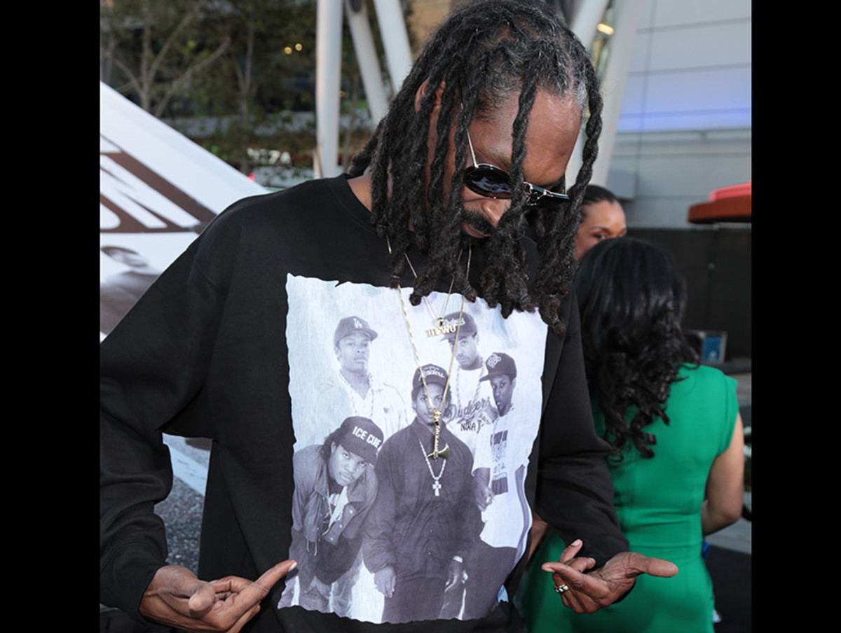 Who Played Snoop Dogg In Straight Outta Compton Inside the World Premiere of Straight Outta Compton - LAmag