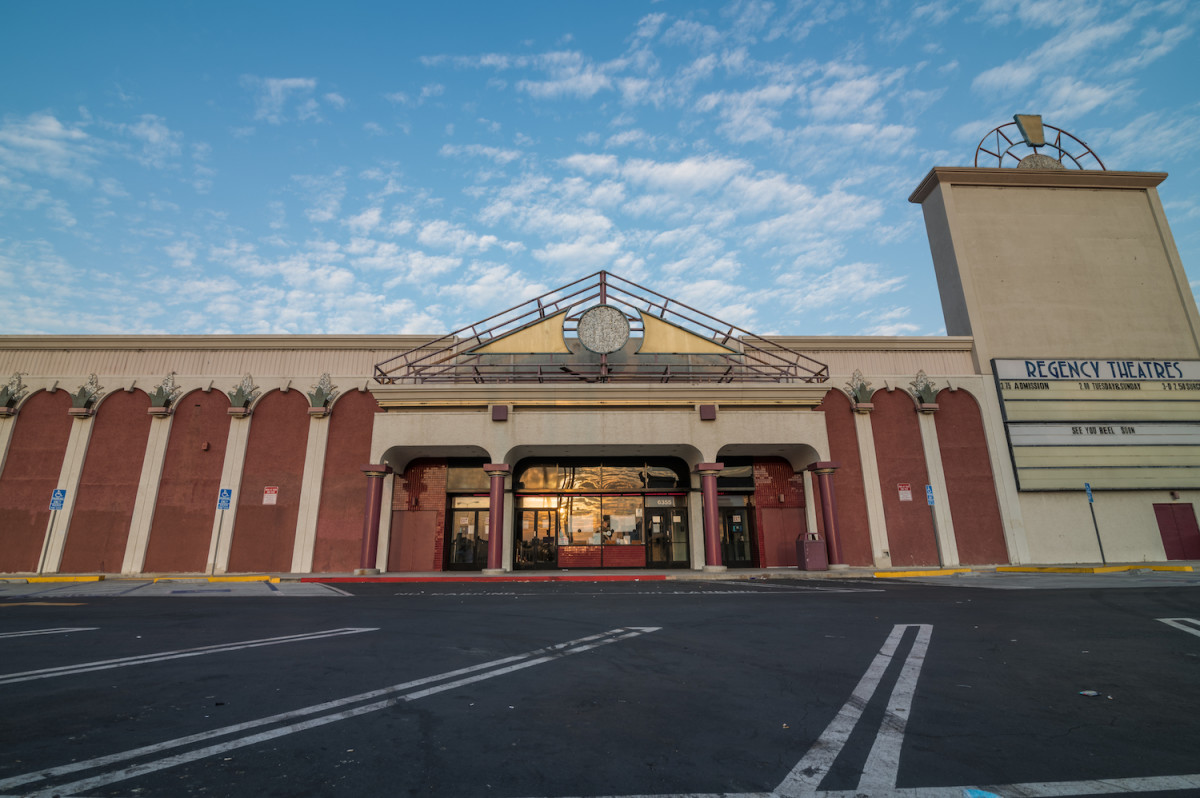 It's the end of an era for the Valley Plaza Sears in North Hollywood