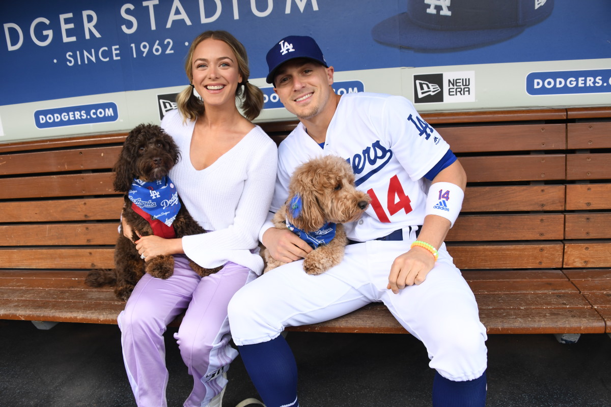 Baseball Hat Outfits - Ana Hernandez