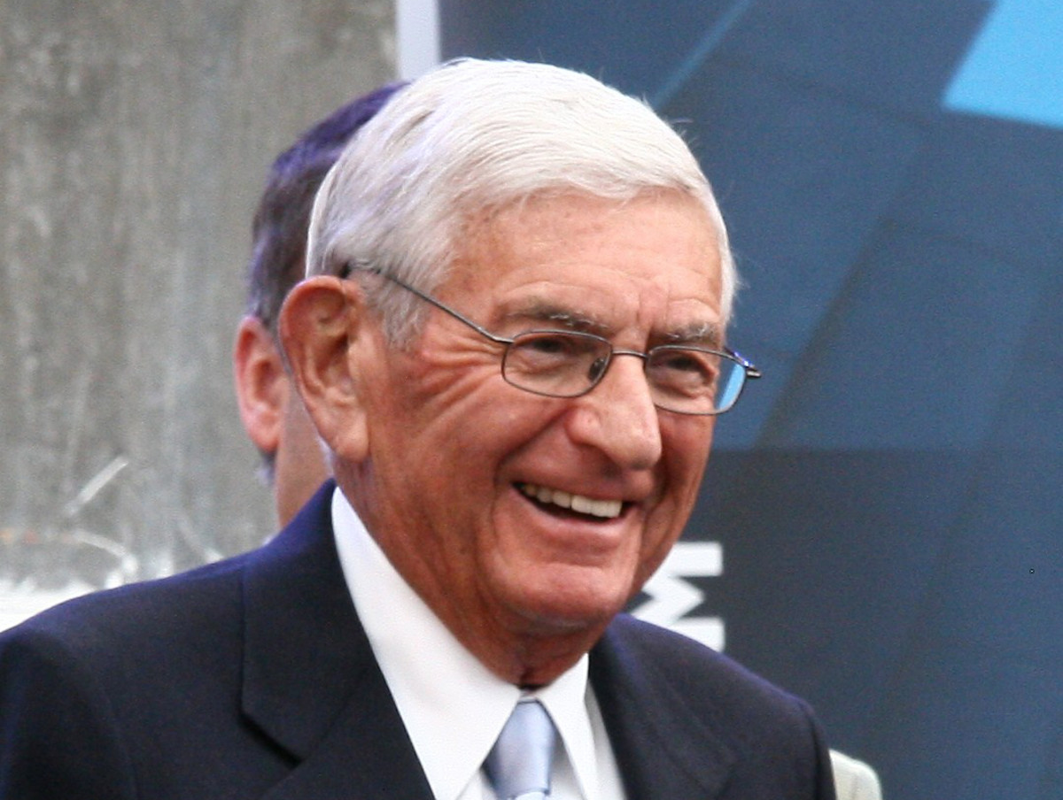 Eli Broad gives personal papers, archives to UCLA Library