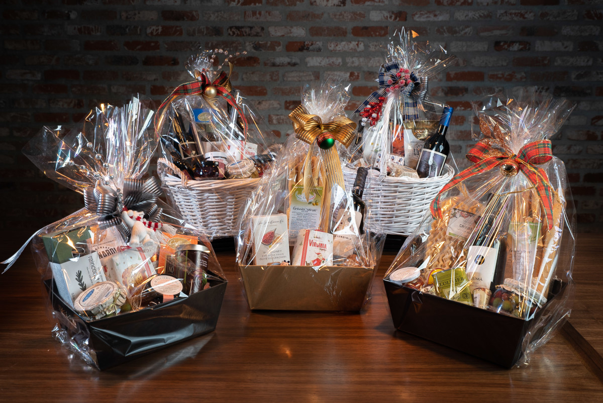Local Artists Premium by Naples Gift Baskets and Floral