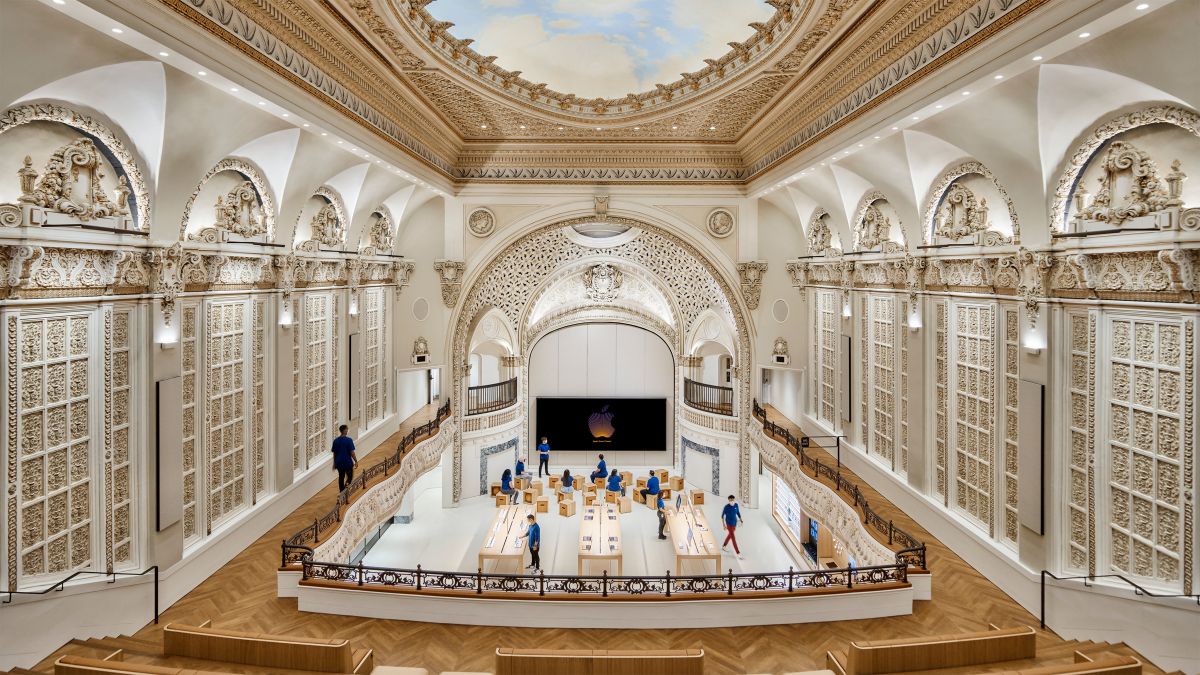 Apple's remodeled flagship Santa Monica store