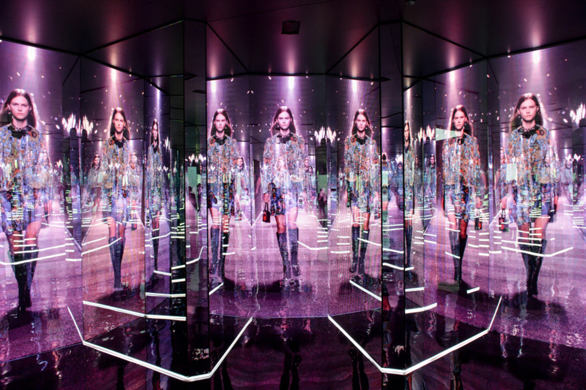 Louis Vuitton SERIES 2 Fashion Campaign by Annie Leibovitz