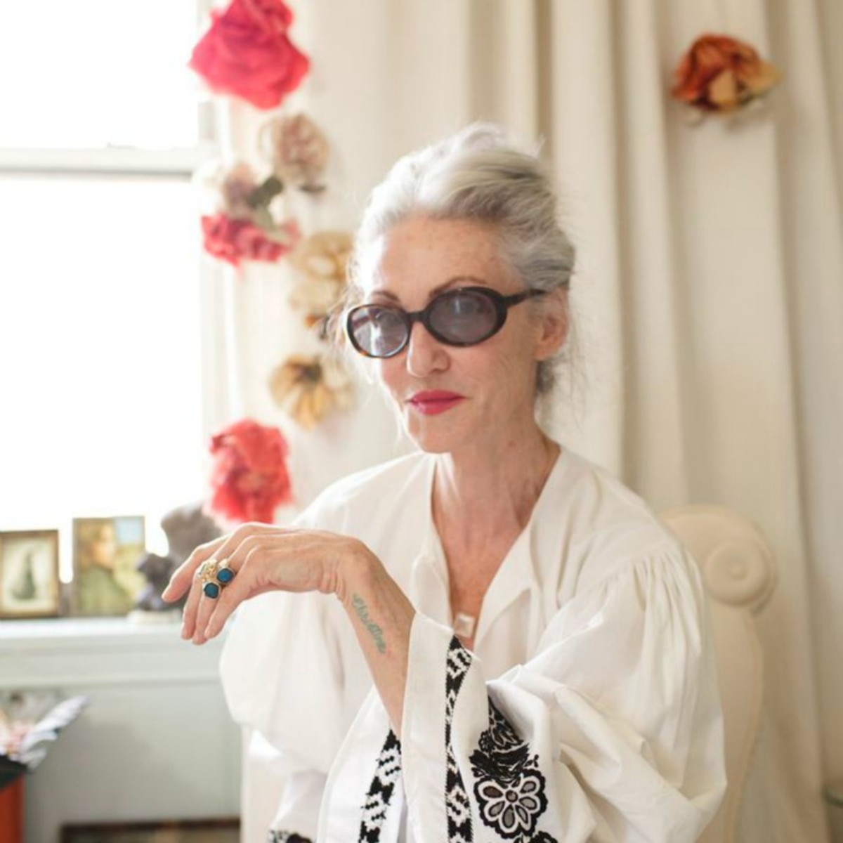 Linda Rodin Wants You to Wash Your Face with Powder - LAmag