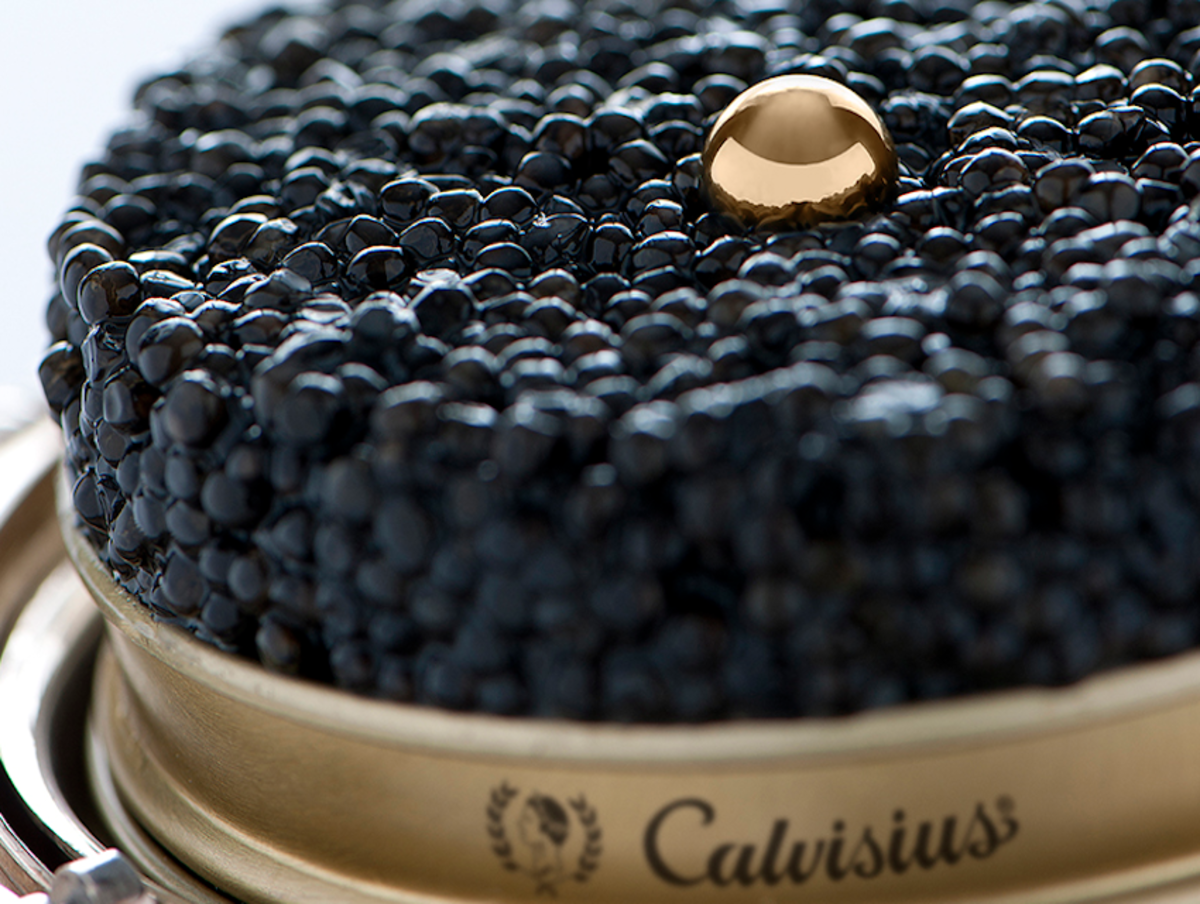 Did someone say Caviar? 🥂 Caviar Service 105 is available here at