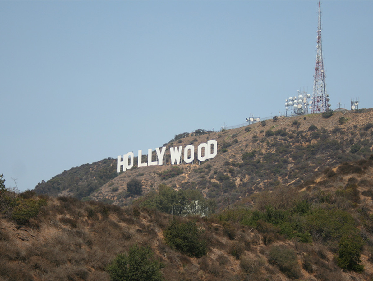 Get Over It: Tourists Looking for the Hollywood Sign - LAmag