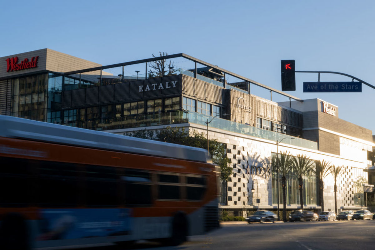 LA luxury mall latest to be hit by smash-and-grab thieves