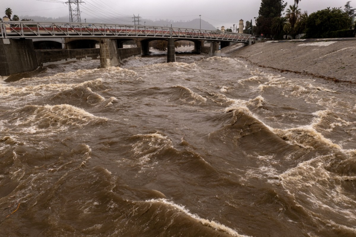 搜寻被取消：据称在洪涝的洛杉矶河中发现男孩
