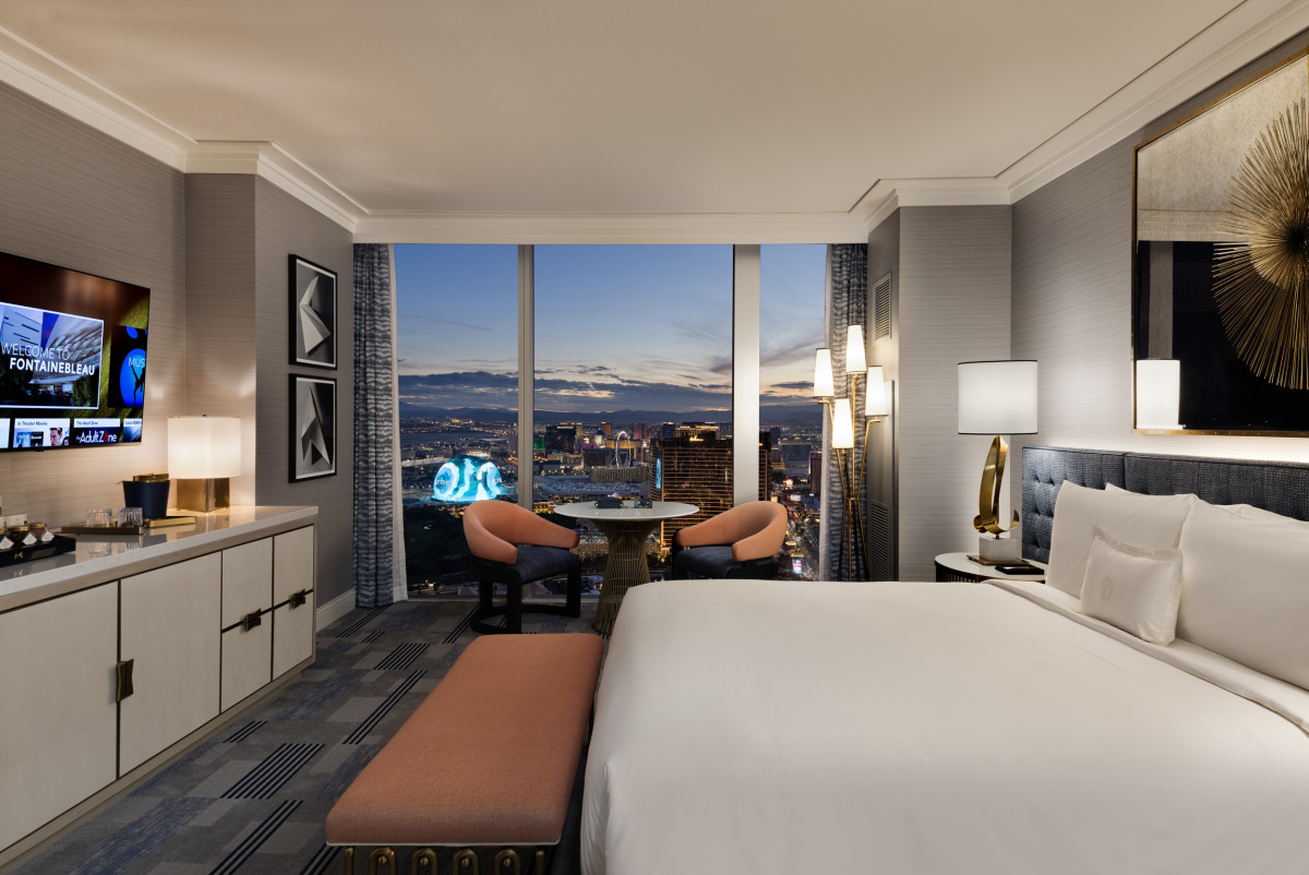 Fontainebleau Las Vegas Offers New Room and Dining Options for Super ...