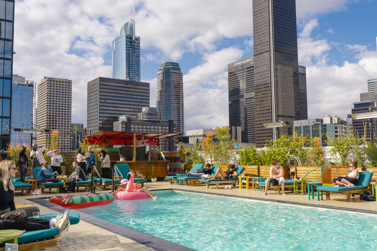 Swimming Spots to Host a Pool Party for Your Los Angeles Kid