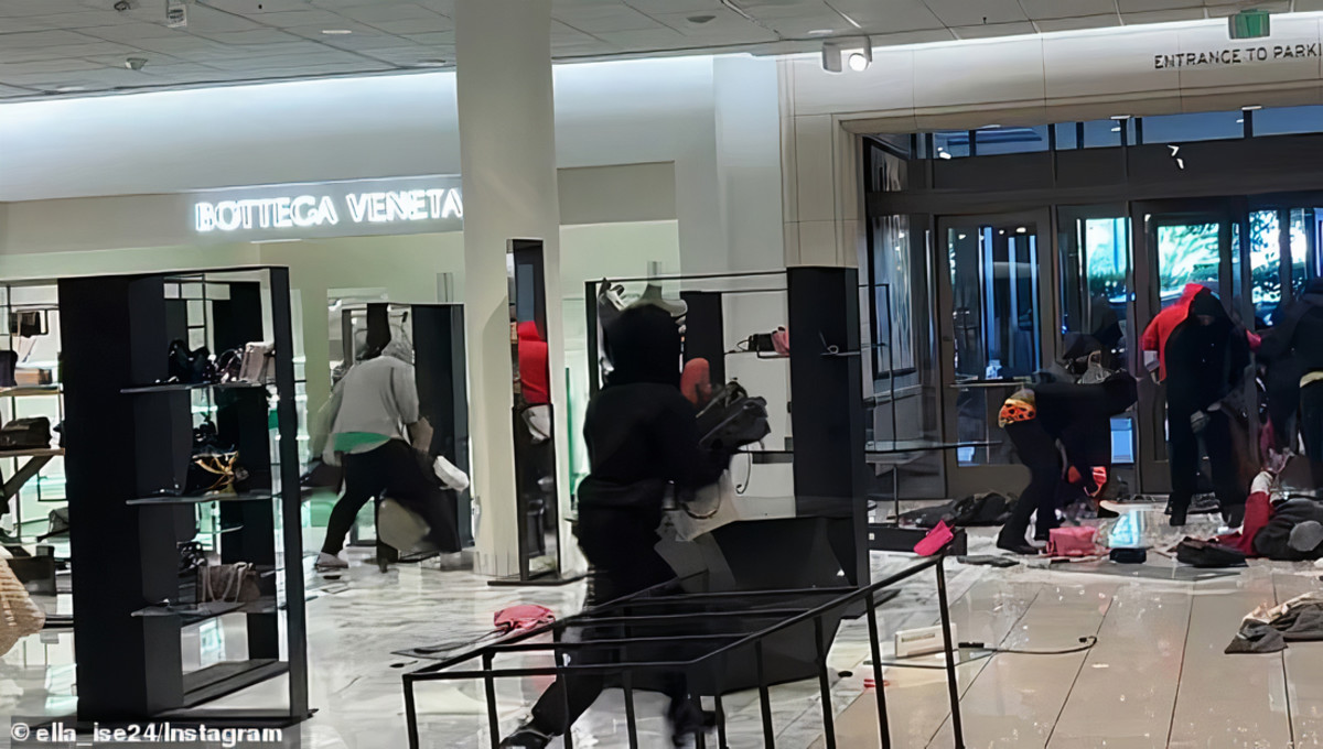 3 held after smash-and-grab theft at Los Angeles luxury mall