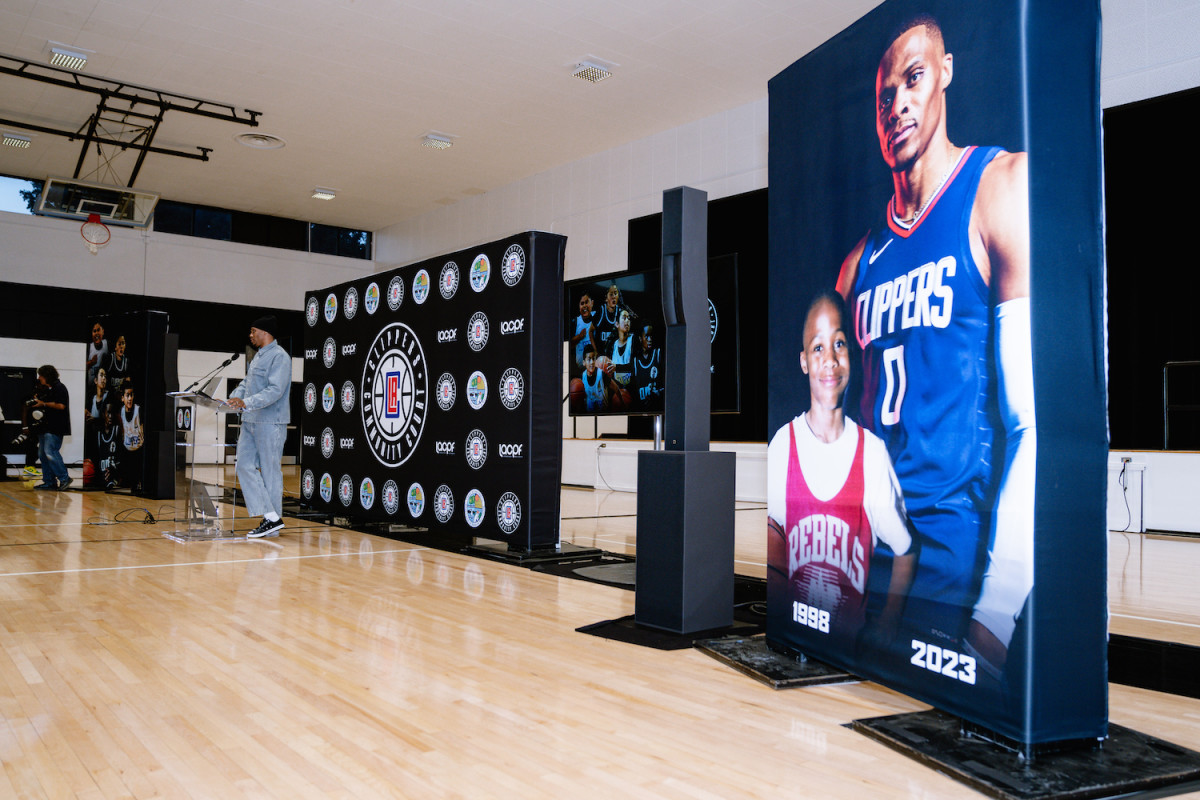 Clippers Star Russell Westbrook Cuts Ribbon on New Community Court - LAmag