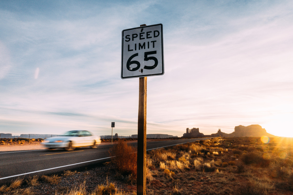 加州提出的法案将使用新技术限制汽车超速